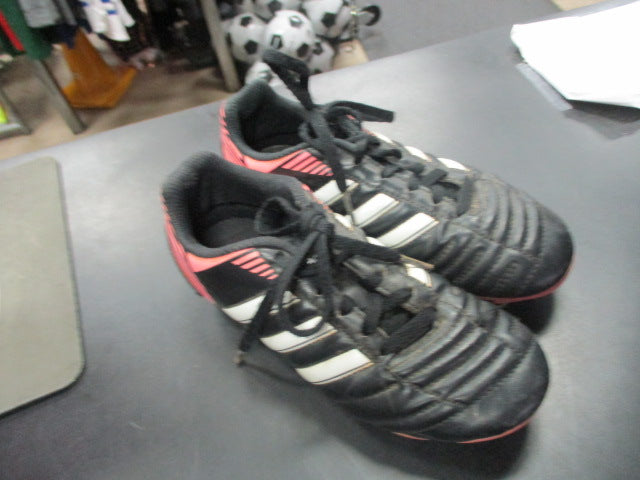 Load image into Gallery viewer, Used Adidas Soccer Cleats Size 2
