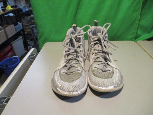 Used Under Armour Size 7.5 Basketball Shoes