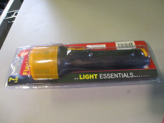 Light Essentials 7 LED Flashlight