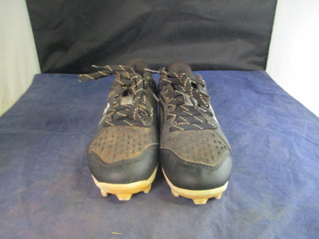 Load image into Gallery viewer, Used Under Armour Leadoff Cleats Youth Size 13.5
