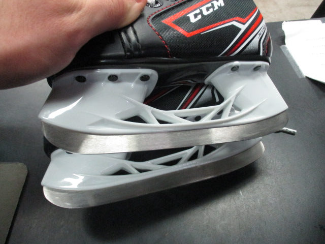 Load image into Gallery viewer, Used CCM Ft 340 Hockey Skates Size 11
