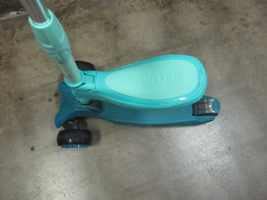 Used Flux Scooter w/ Fold Down Seat