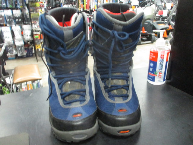 Load image into Gallery viewer, Used Women&#39;s Ride Snowboard Boots Size 8
