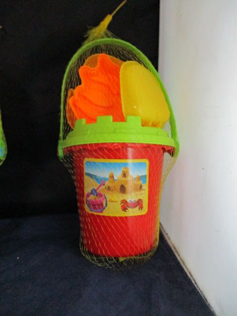 Load image into Gallery viewer, Hello Summer Beach Pail Toys - 6 Piece Set
