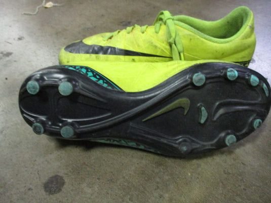 Used Nike Hypervenom Soccer Shoes Size 4Y