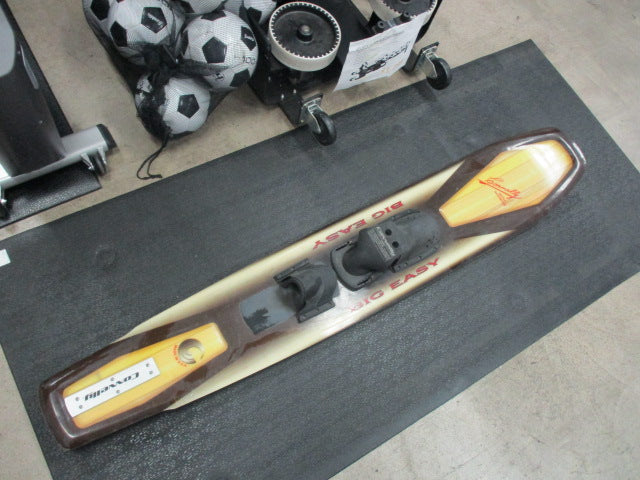 Load image into Gallery viewer, Used Connelly Big Easy 67&quot; Water Ski
