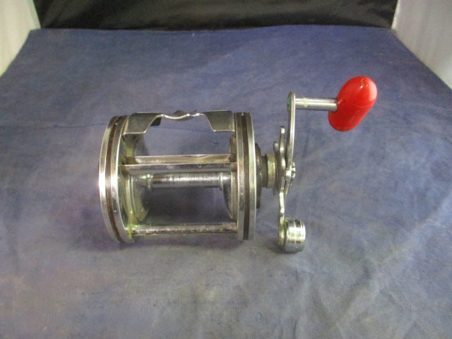 crack fishing reels Used Immec 256-D Fishing Reel