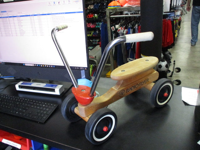Load image into Gallery viewer, Vintage Radio Flyer Wood Toddler Scooter (Wood is splitting Slightly)
