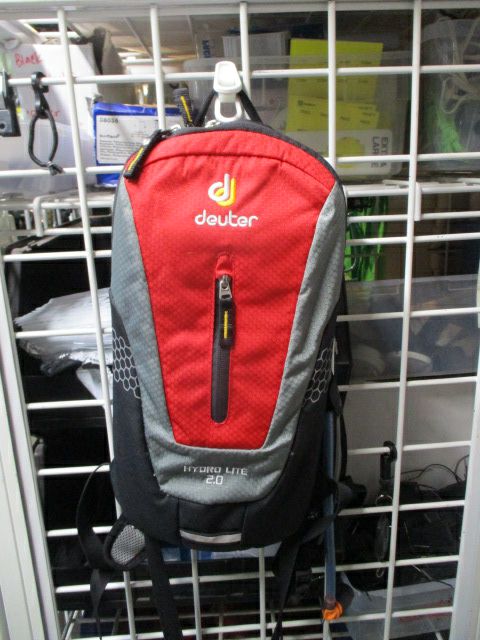Load image into Gallery viewer, Used Deuter Hydro Lite 2.0 70 fl. oz. Hydration Pack - tube needs replacing
