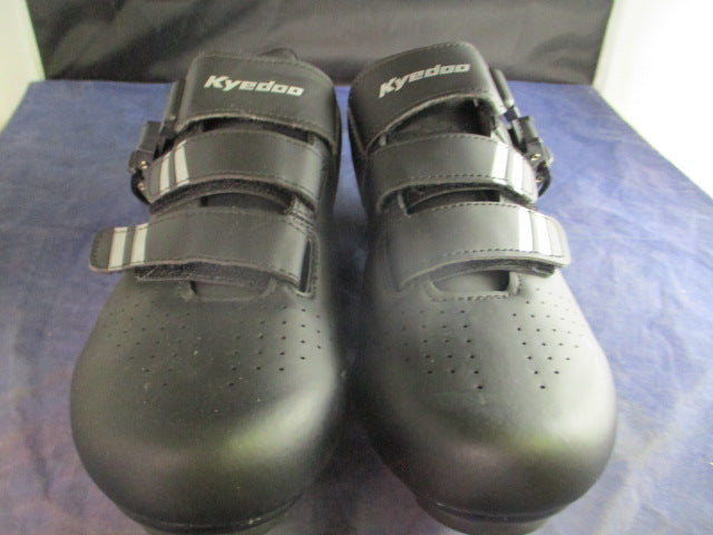 Load image into Gallery viewer, Used Kyedoo Cycling Shoes Size 40
