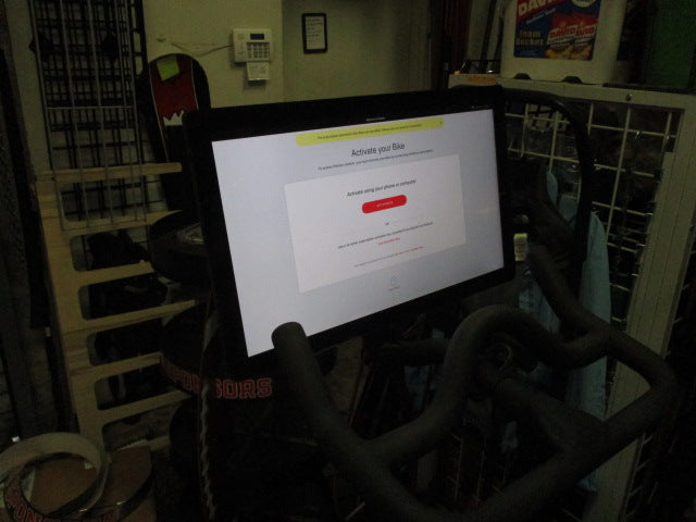 Load image into Gallery viewer, Used Peloton RBVQ Indoor SPIN BIKE
