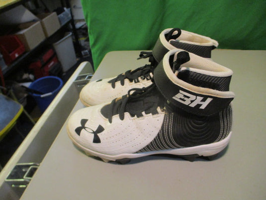 Used Under Armour BH Size Youth 2 Cleats