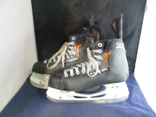 Load image into Gallery viewer, Used Easton Synergy E03 Skates Adult Size 9
