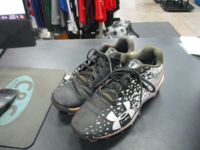 Load image into Gallery viewer, Used Under Armour Cleats Size 3.5
