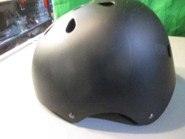 Load image into Gallery viewer, Used Skate &amp; Cycle Helmet Size Small 48-54cm
