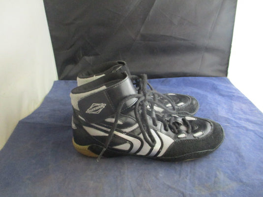 Used Matman Youth Revenge SO40 Wrestling Shoes Size 7