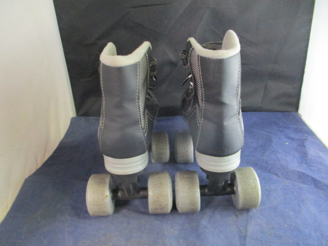 Load image into Gallery viewer, Used Rollerderby Firestar Roller Skates Youth Size 2
