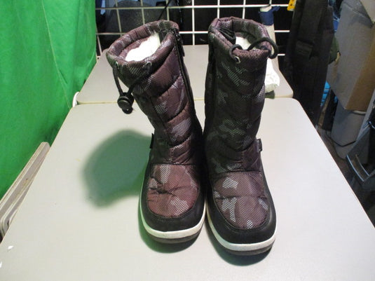 Used Apakowa Size 2 Kids Winter Boots