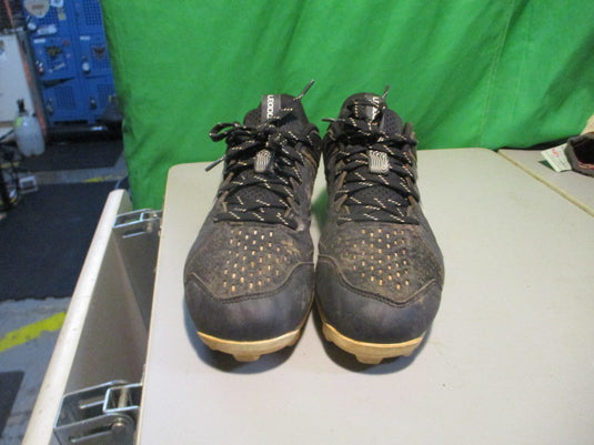 Used Under Armour Leadoff Size 9 Cleats