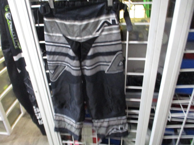 Load image into Gallery viewer, Used Alkali Roller Hockey Pants Size JR Small
