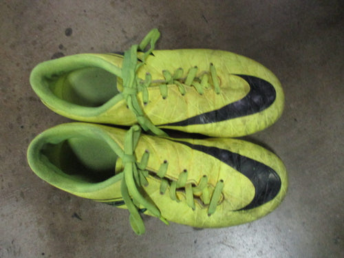 Used Nike Hypervenom Soccer Shoes Size 4Y