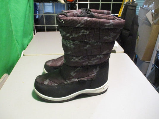 Used Apakowa Size 2 Kids Winter Boots