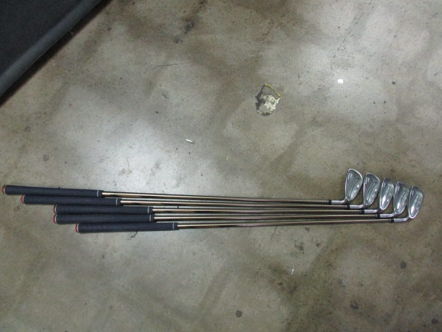 Load image into Gallery viewer, Used Cobra 3100 I/H Lite Flex Iron Set 4-9 (Missing 7 Iron)
