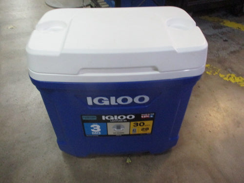 Used Igloo Latitude 30 Cooler 28 Liters