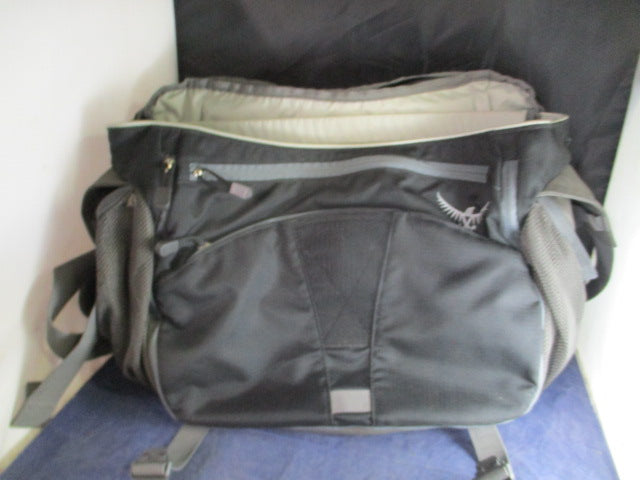 Load image into Gallery viewer, Used Osprey Resource Messenger Laptop Bag - small inside wear
