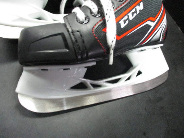 Load image into Gallery viewer, Used CCM Ft 340 Hockey Skates Size 11
