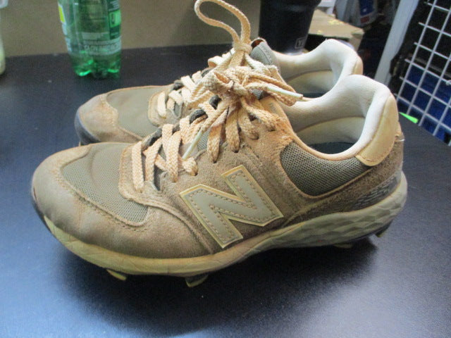 Load image into Gallery viewer, Used New Balance Baseball Cleats Size 5.5

