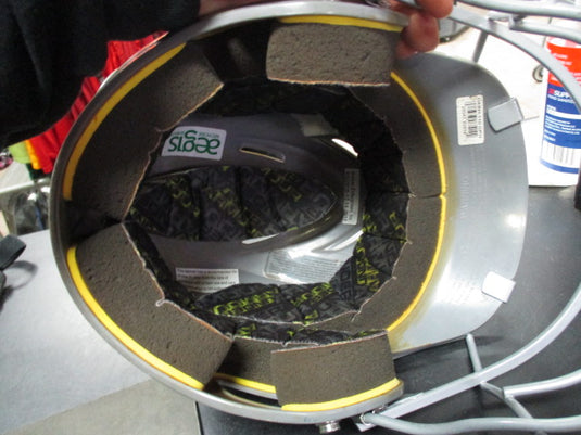 Used Under Armour Size 5 7/8 - 6 3/4 Batting Helmet With Mask