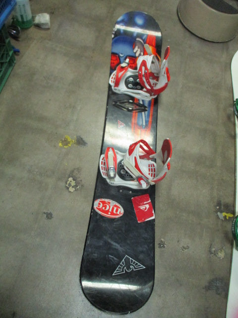 Used World Industries 145cm Snowboard w/ Drake Lady Bindings
