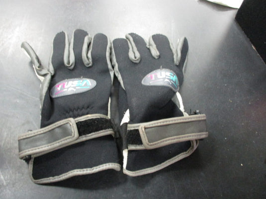 Used TUSA Adult Medium Dive Gloves