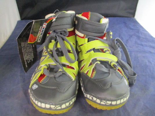 CLEARANCE New Brute Size 8 Wrestling Shoes Floor Model (Has Defect)