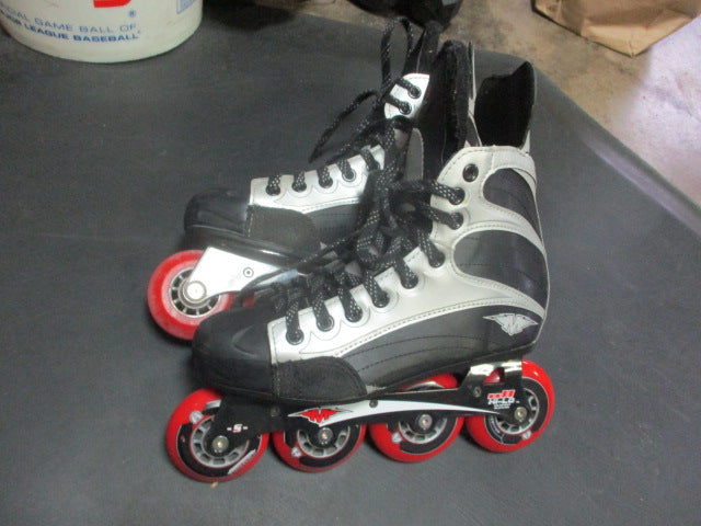 Load image into Gallery viewer, Used Mission Helium 200 Inline Hockey Skates Size 7
