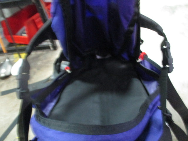 Load image into Gallery viewer, Used Osprey Zephyr Hiking Bakpack Size Large
