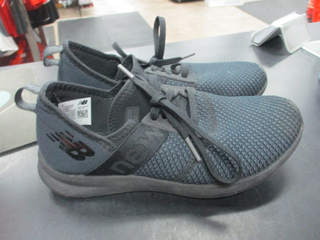 Load image into Gallery viewer, Used Women&#39;s New Balance Athletic Shoes Size 6
