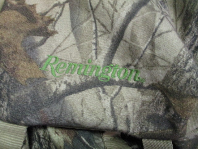 Load image into Gallery viewer, Used Remington Glenwood Hiking Backpack - half broken buckle
