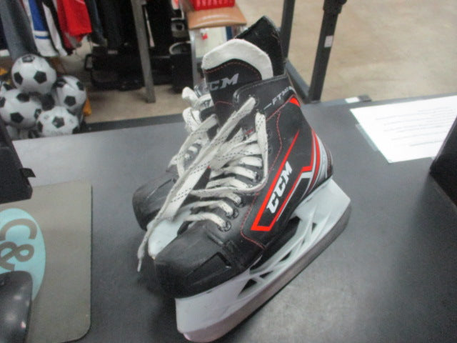 Load image into Gallery viewer, Used CCM Jetspeed FT340 Hockey Skates Size 4
