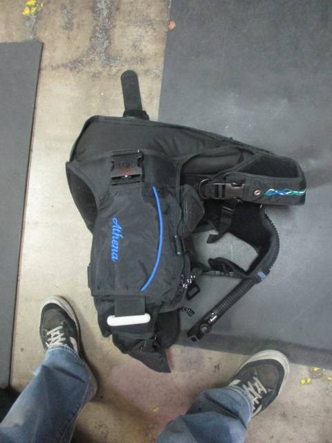 Used Genesis Athena Size Small BCD