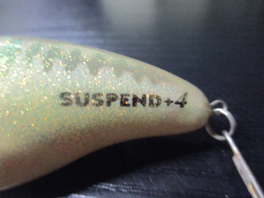 Used Norman Suspend +4 Crank Bait Lure - cracked