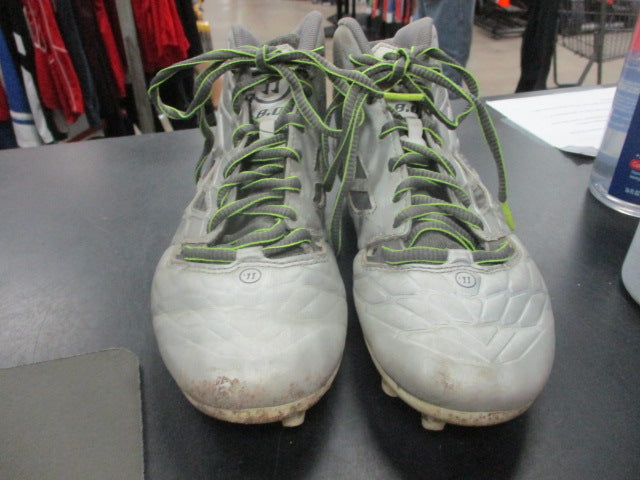 Load image into Gallery viewer, Used Warrior Lacrosse Cleats Size 4.5
