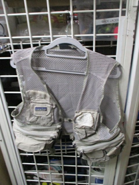 Load image into Gallery viewer, Used Vintage Patagonia Fly Fishing Mesh Vest
