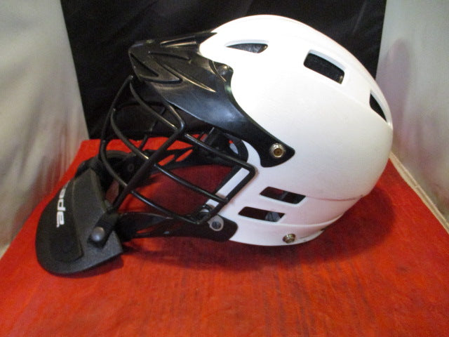 Load image into Gallery viewer, Used Cascade CLH2 Lacrosse Helmet w/ Throat Piece

