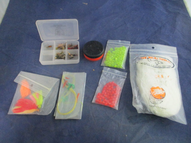 Load image into Gallery viewer, Used Assorted Fly Fishing Making Kit - hooks,worms, yarn, flys, beads
