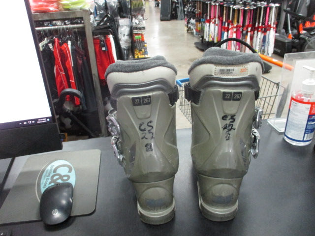 Load image into Gallery viewer, Used Salomon Irony 660 Ski Boots Size 22.0
