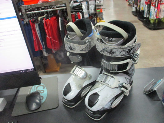 Used Atomic Livefit 50 Ski Boots Size 23-23.5