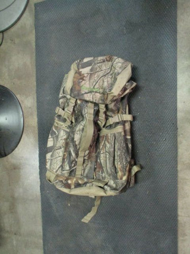 Used Remington Glenwood Hiking Backpack - half broken buckle