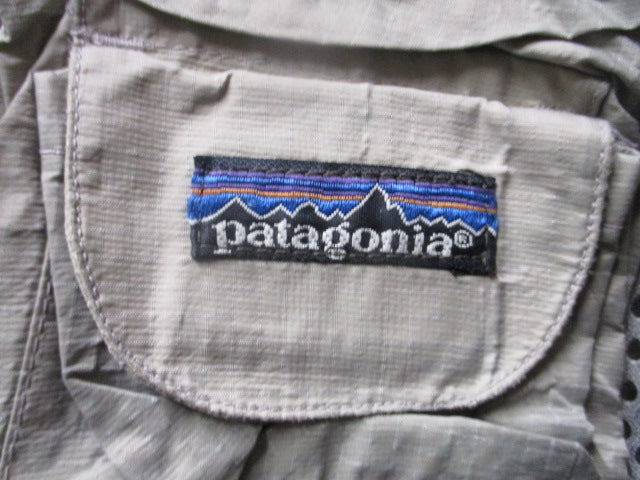 Load image into Gallery viewer, Used Vintage Patagonia Fly Fishing Mesh Vest
